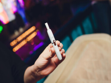 Клінічні випробування показують, що цитизин може допомогти людям відмовитись від електронних сигарет
