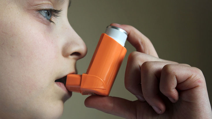 Увеличение заболеваемости бронхиальной астмой  среди детей старшего возраста и детей  из малообеспеченных семей