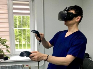 Вперше в Україні проведена ендоваскулярна операція за допомогою VR-технології