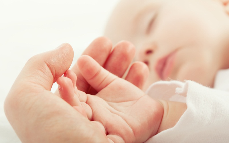 У недоношенных младенцев лучше развиваются ранние языковые навыки