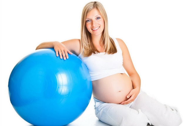 Выполнение физических упражнений в период беременности ассоциировано с меньшей продолжительностью родов: данные рандомизированного  клинического исследования