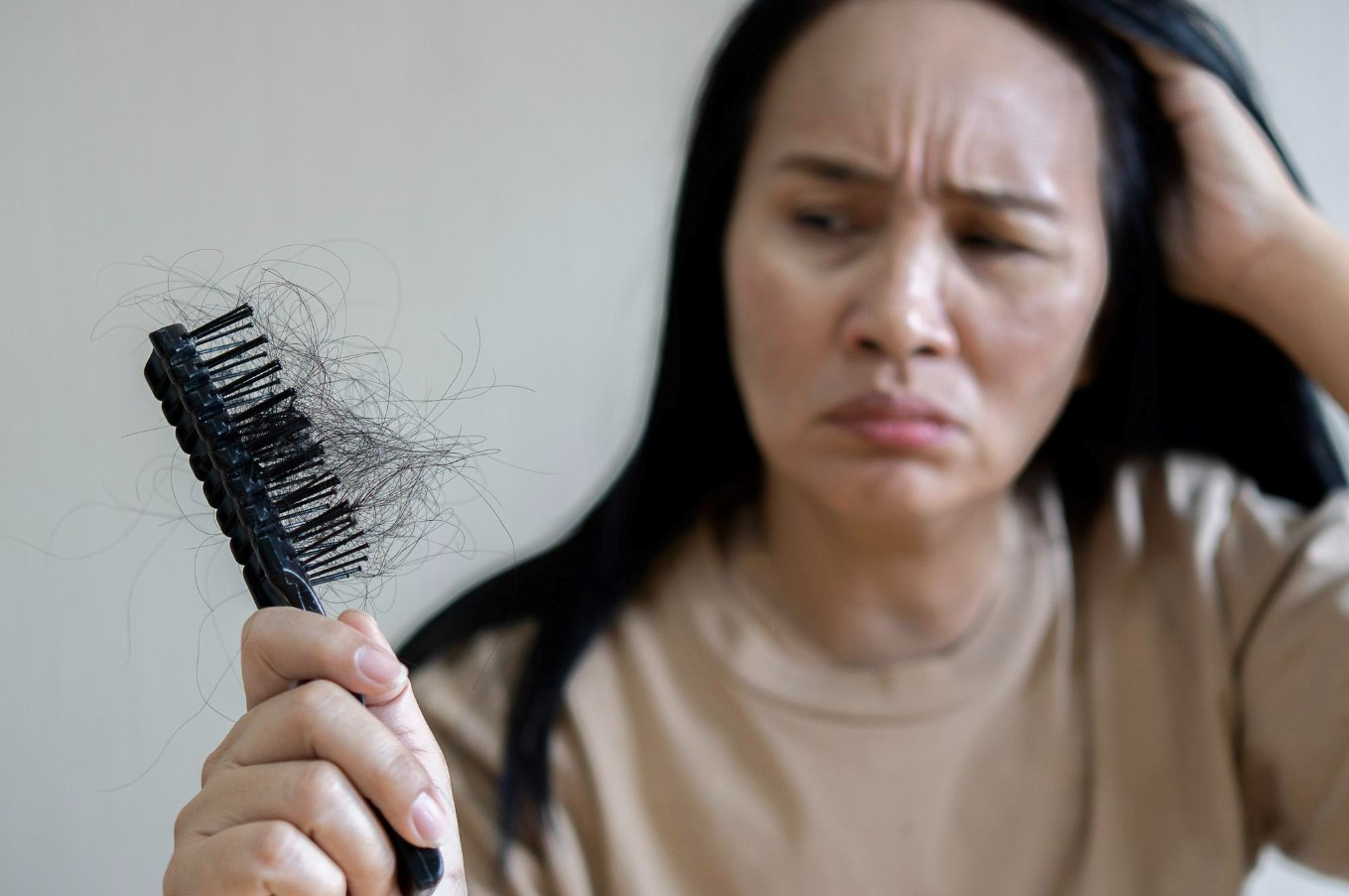 Інгібітори JAK як ефективне лікування випадіння волосся при вогнищевій алопеції