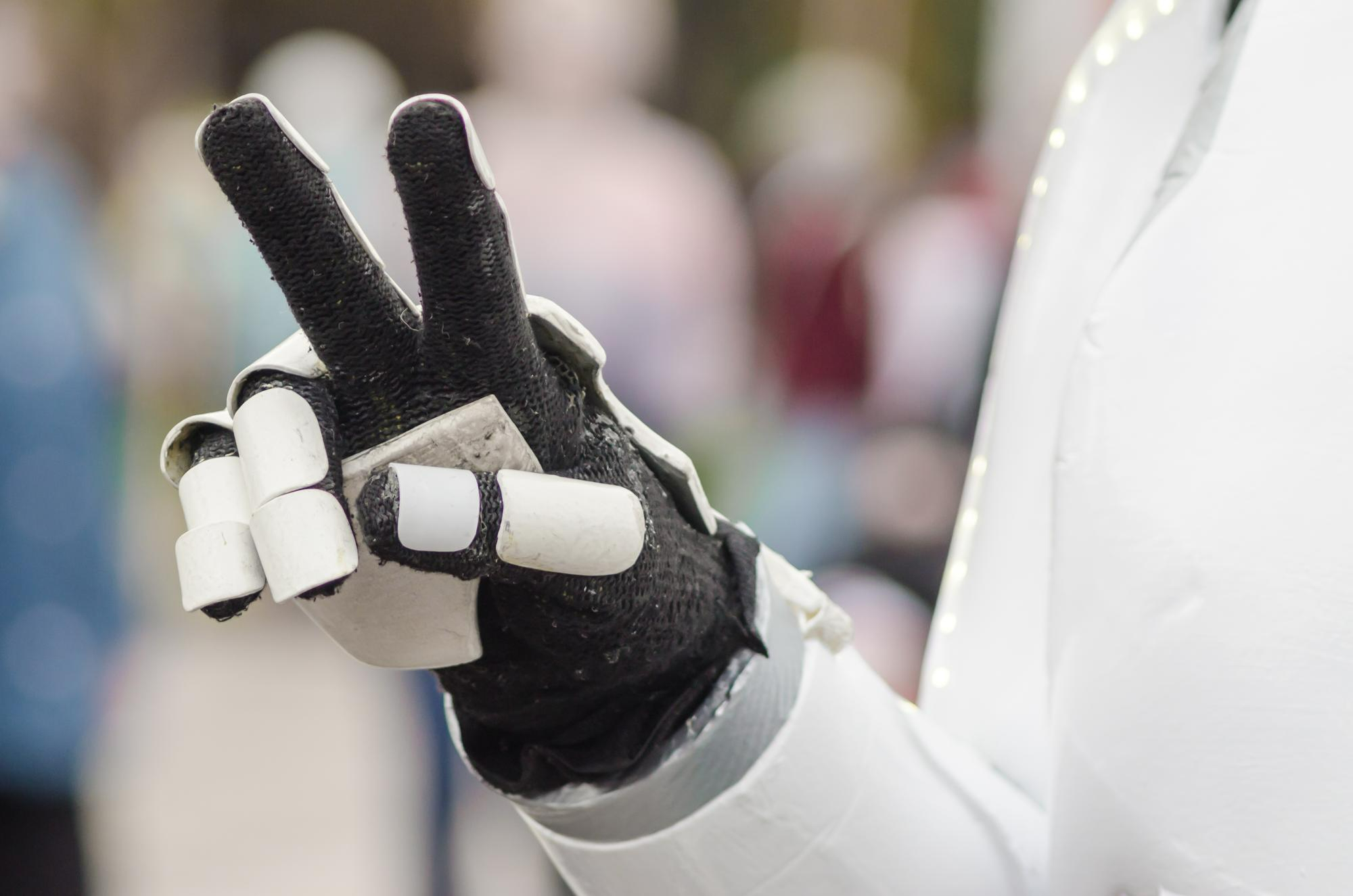 «Розумна рукавичка» може покращити рухливість рук пацієнтів з інсультом