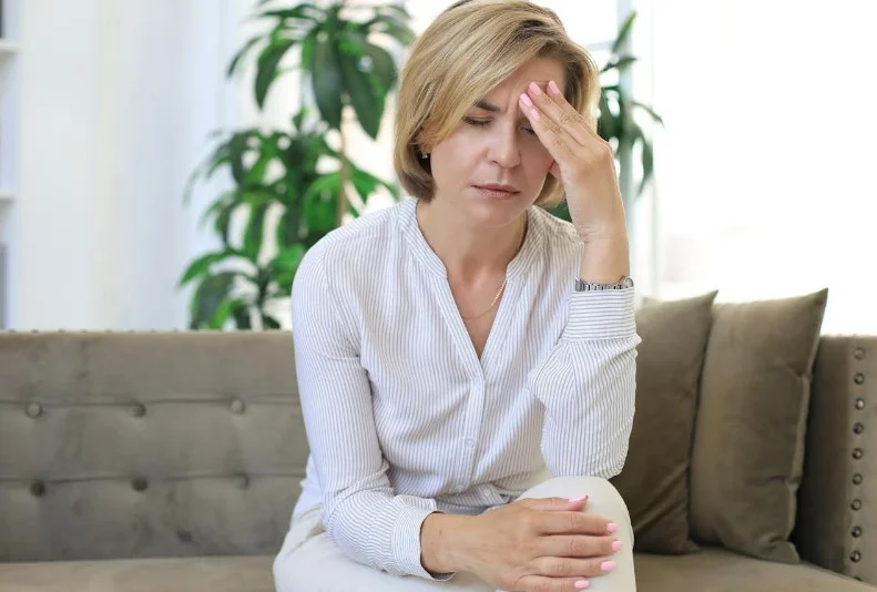 Елінзанетант: остання ера негормональної терапії припливів унаслідок менопаузи