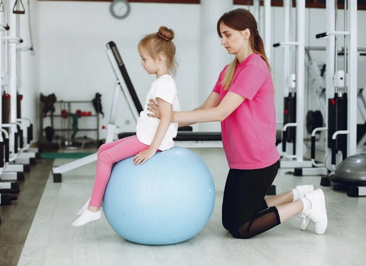 Єдиний стандарт реабілітації дітей із церебральним паралічем: від ранньої діагностики до сімейно-центричної моделі