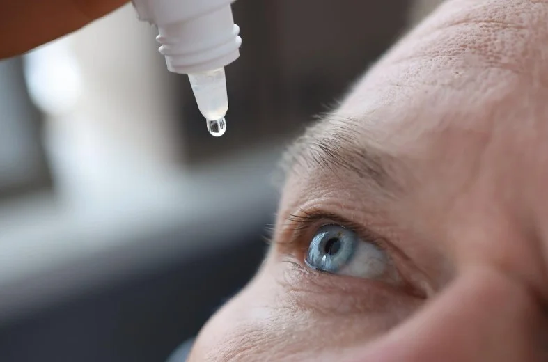 Очні краплі як скринінг хвороби Альцгеймера: учені розпочали випробування інноваційного методу нейродіагностики