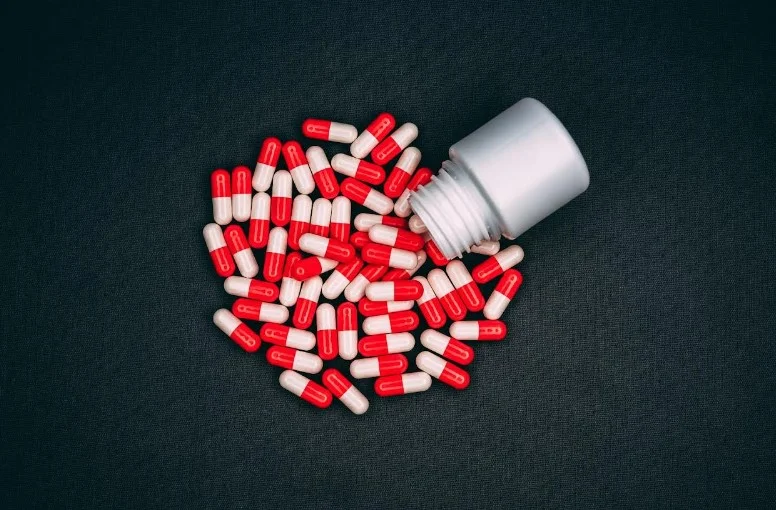 Безпечна альтернатива опіоїдам чи прихований ризик: актуальні дані про габапентиноїди та небажані ефекти