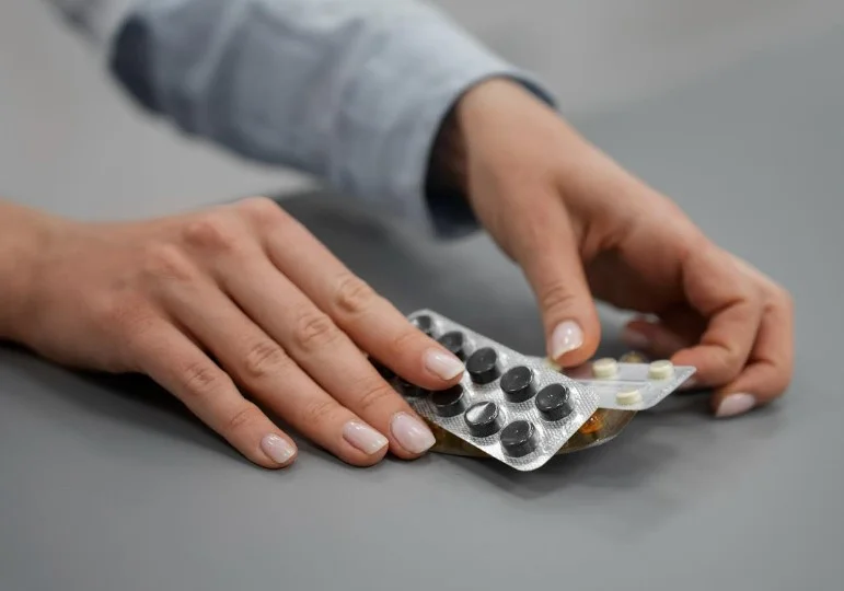 Чи збільшують антихолінергічні препарати ризики серцевої недостатності та аритмій?