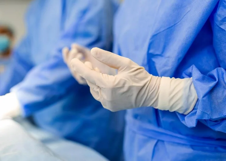 Дистанційна роботизована простатектомія: британський хірург виконав операцію пацієнту на відстані 2400 км