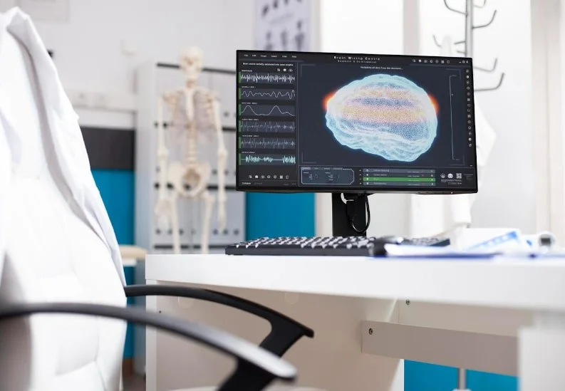 У Китаї вперше дозволили клінічне застосування інтерфейсу «мозок–комп’ютер» для пацієнтів із тетраплегією