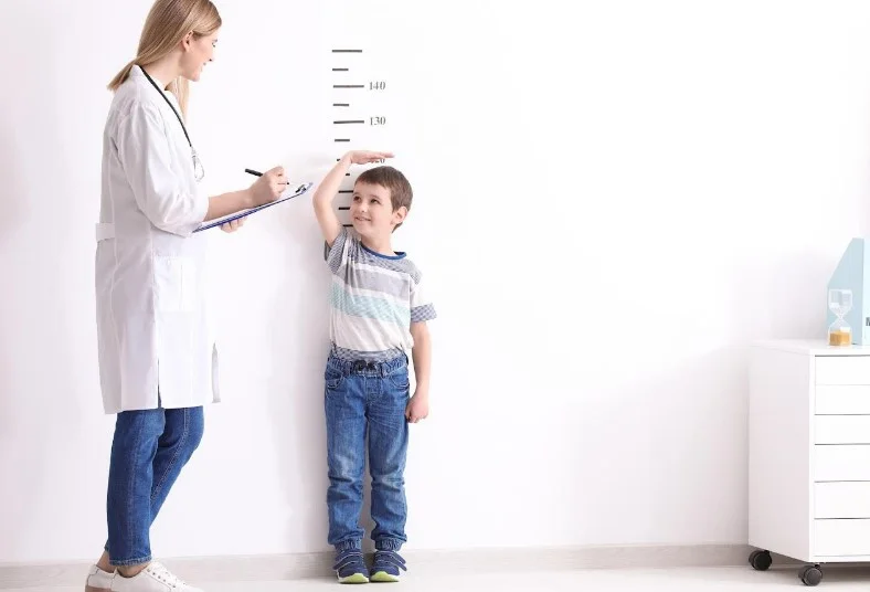 Від графіків росту до генетичних тестів: критерії оцінювання низькорослості відповідно до сучасних українських рекомендацій